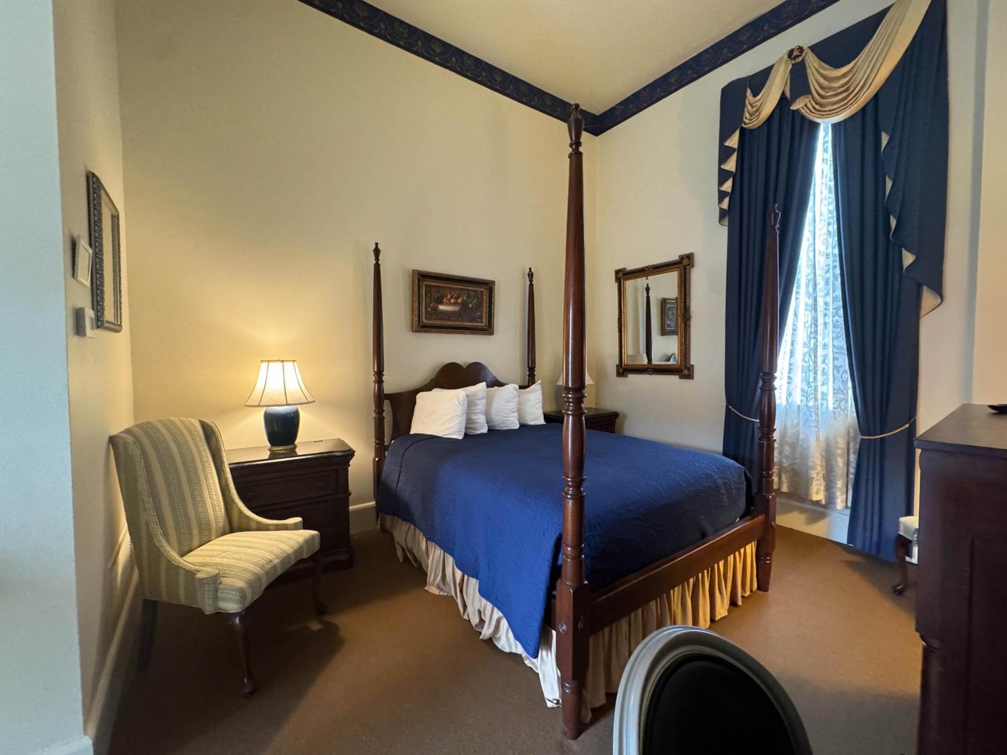 Bed & Breakfast The Historic Mansion 4*